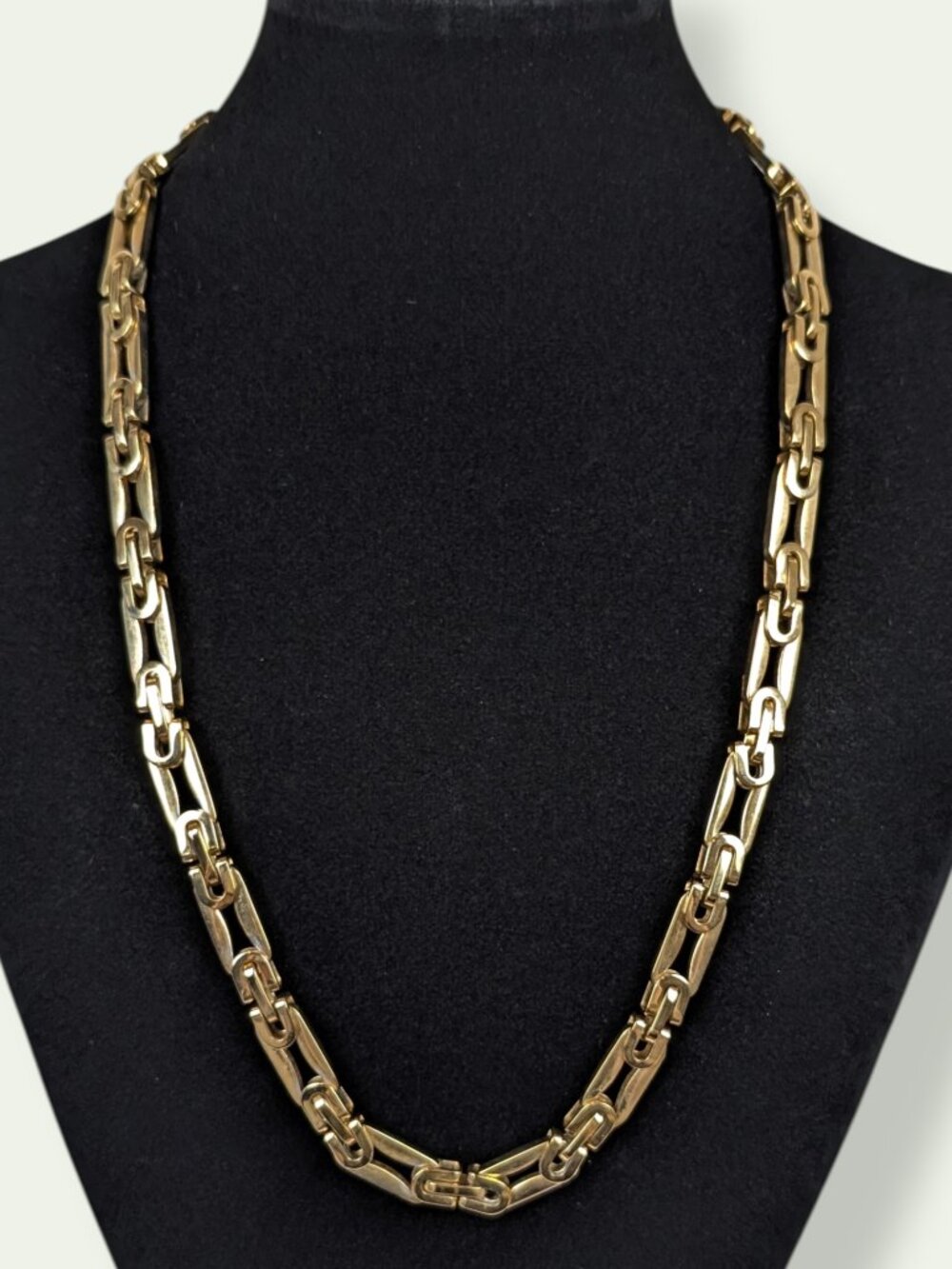 Gold Tone Geometric Paperclip / Bar Link Chain Necklace